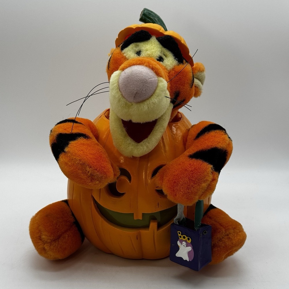 Disney Gemmy Tigger in Halloween Pumpkin Animated Sings Moves 11" 2001 VTG WORKS
